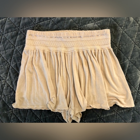 Off white 2 piece short set size medium - Picture 3 of 5